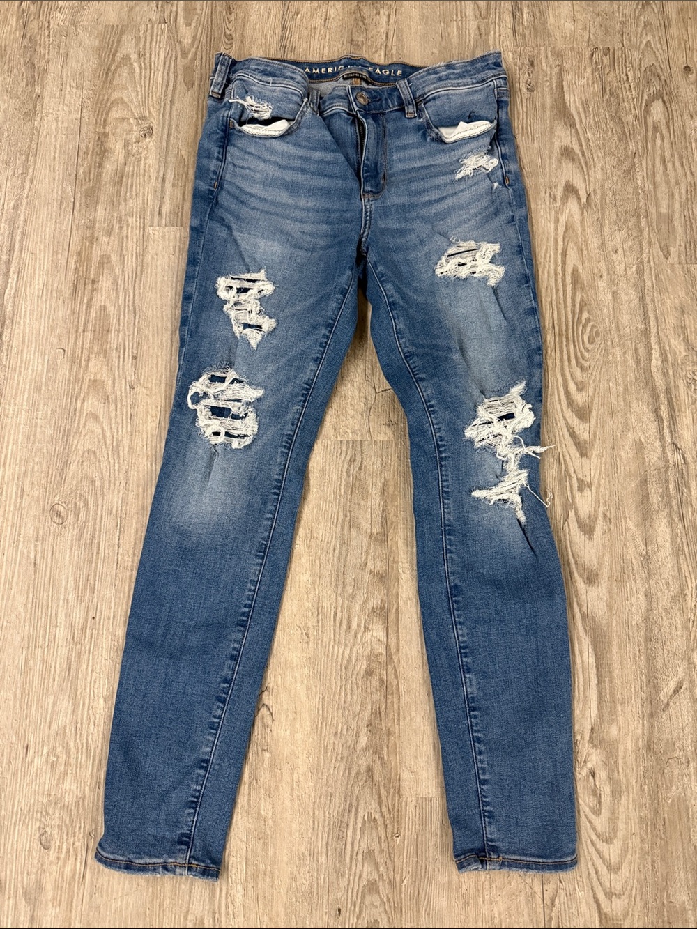 American Eagle Outfitters Women's Ripped Skinny Jeans - Medium Blue Wash